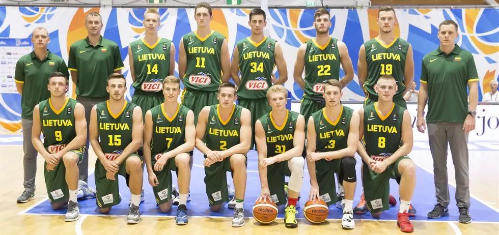 鲍威尔：最后一攻搞砸的责任在我，我是O型腿所以常扭伤脚踝（鲍威尔揽责最后一攻失败：称O型腿易致脚踝扭伤）