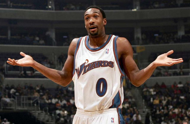 恩佐：蓝军是英超和欧冠有力竞争者；希望阿根廷能卫冕世界杯（恩佐：切尔西有实力冲击英超与欧冠，盼阿根廷卫冕世界杯）