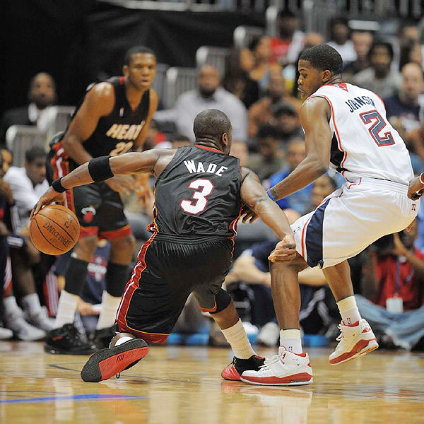 迪纳塔莱：斯帕莱蒂的进攻体系让前锋受益，相信球迷会喜欢他（迪纳塔莱力挺斯帕莱蒂：进攻体系加持前锋，相信会赢得球迷喜爱）