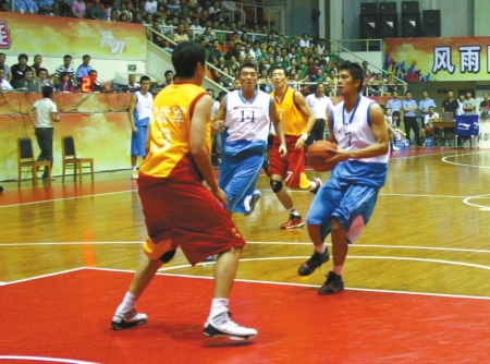 阿莱格里：我只是对裁判说“怎么每次有你在都会出乱子”（阿莱格里回应：只是对裁判吐槽“每次你执法都出状况”）